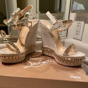 NWT  Christian Louboutin Paris Heels